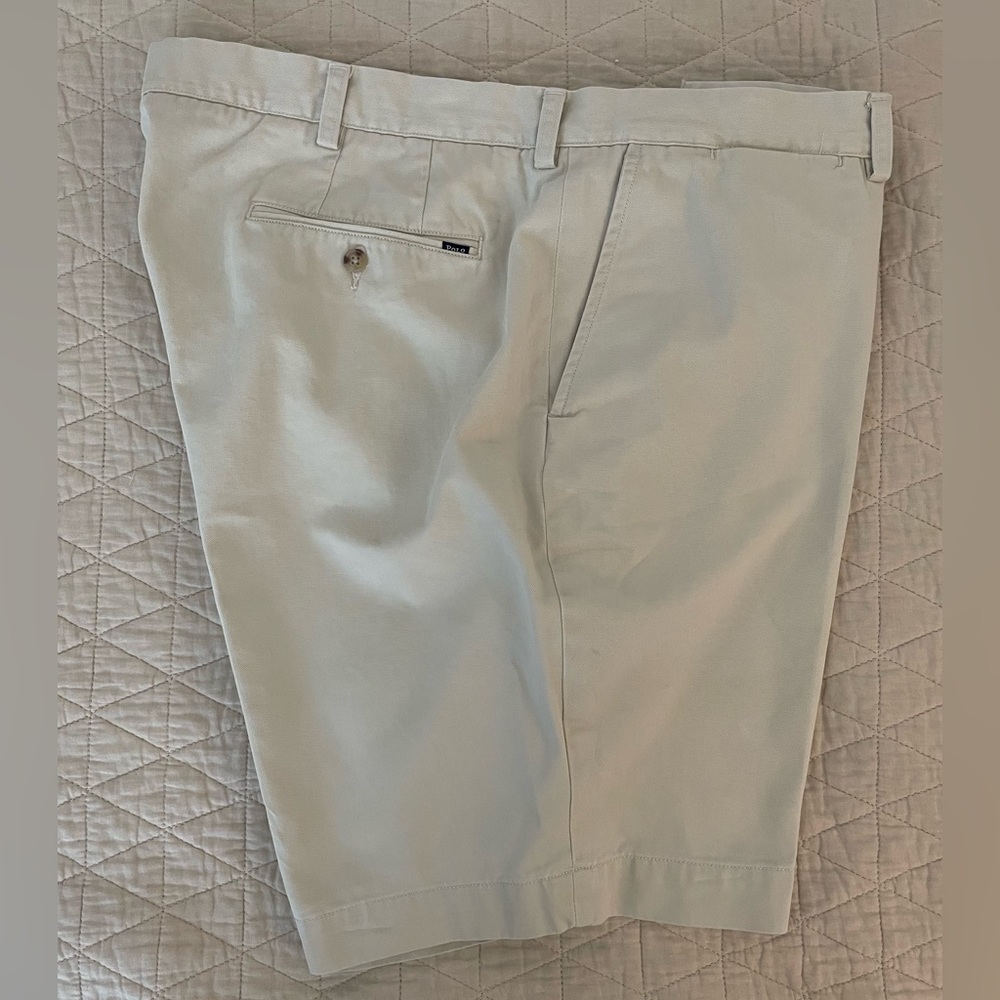 POLO‎ RALPH LAUREN Classic Fit 9”Flat Front Shorts in Light Khaki Size 42 $89.50